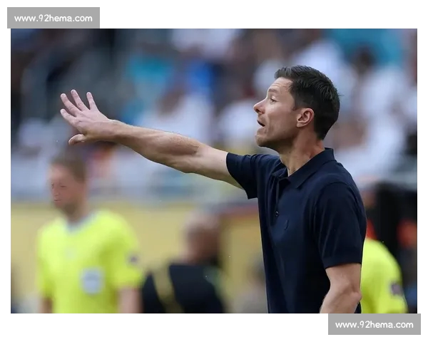 英超争冠白热化豪门换帅新星爆发赛季走向引热议多线竞争格局生变 英超争冠白热化豪门换帅新星爆发赛季走向引热议多线竞争格局生变