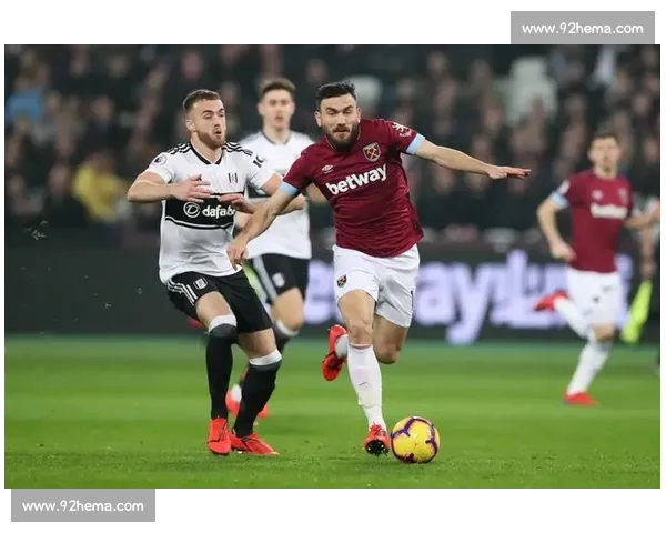 高清流畅实时更新的足球赛事直播APP下载安装到手机免费看精彩比赛数据分析 - 副本 高清流畅实时更新的足球赛事直播APP下载安装到手机免费看精彩比赛数据分析 - 副本